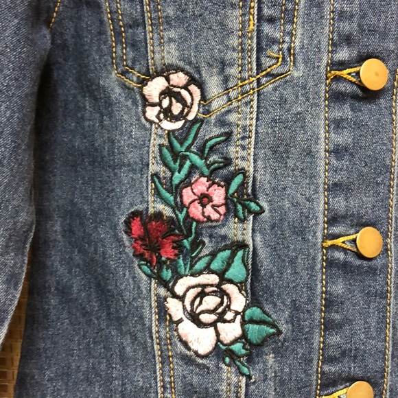 NWOT Embroidered denim jacket - Picture 2 of 6